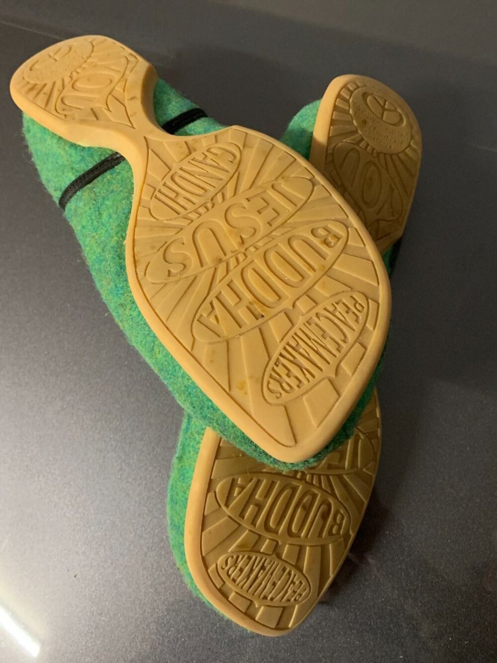 John Fluevog Dayan Peacemaker Green Vegan Felt Slippers - Picture 2 of 3